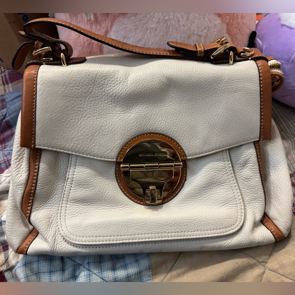 NWOT Michael Kors White and Tan Shoulder Bag with Gold Accents